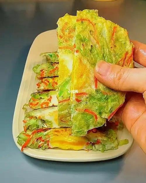 减脂早餐包菜鸡蛋饼