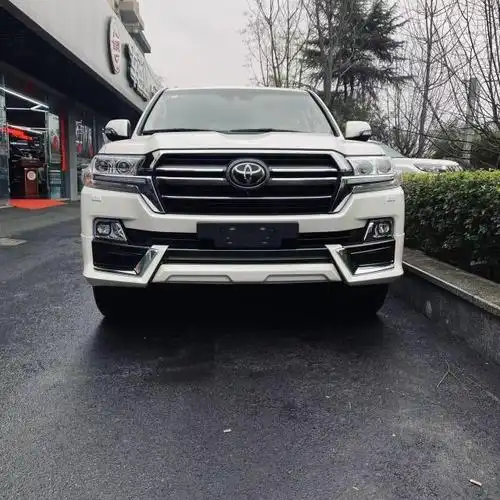 2021款丰田酷路泽5700外部设计,不仅彰显了新一代四驱之王的风范,同时