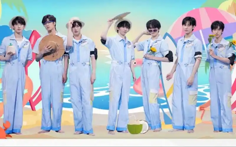 时代少年团 | 夏日快乐!不玩水的夏天算什么夏天!_哔哩哔哩_bilibili