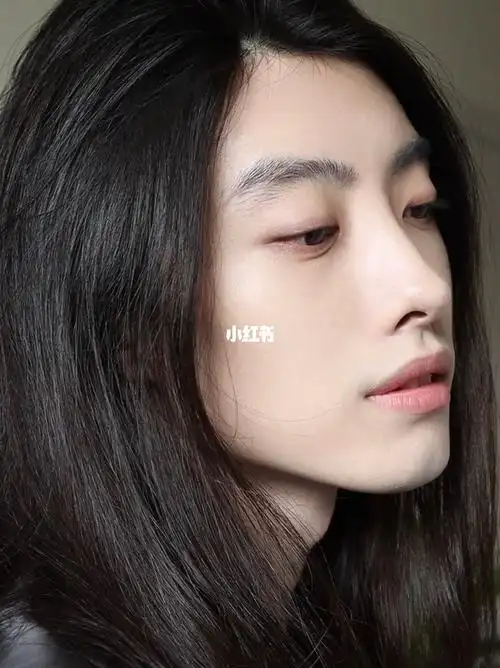 你们一直夸我皮肤白,问我怎么白的.