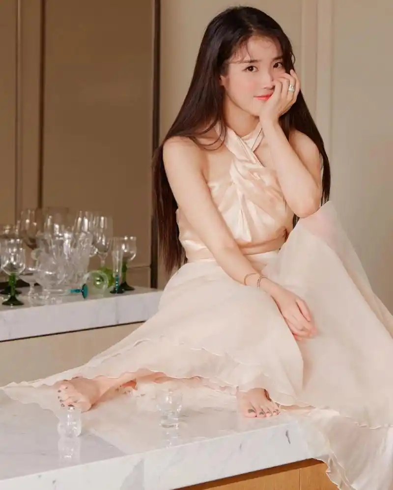 iu李知恩,唯美纱裙,柔美迷人