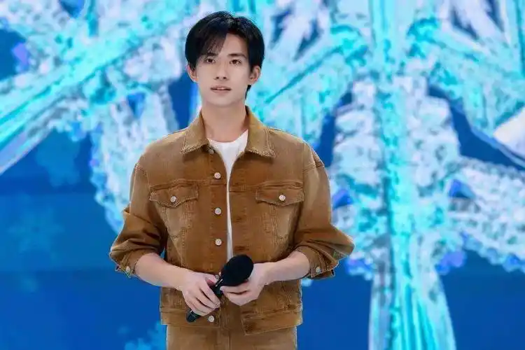 易烊千玺刘浩存热恋于正解禁刘昊然停工毛晓彤获大佬认可