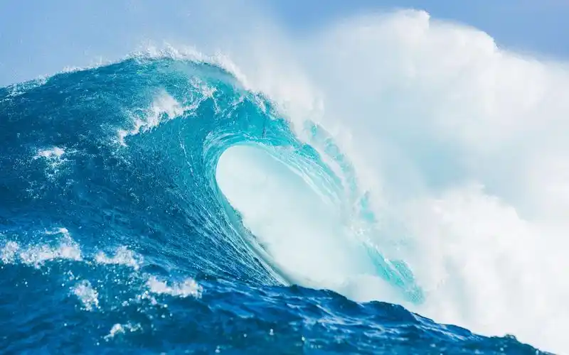 高清咆哮的海浪