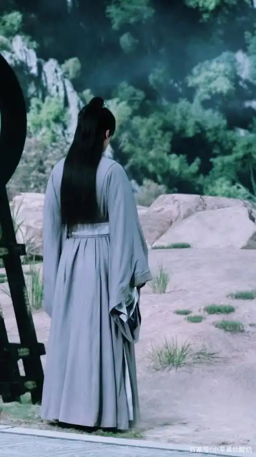 山河令张哲瀚古装穿成蓬蓬裙,网友:不愧是老婆!