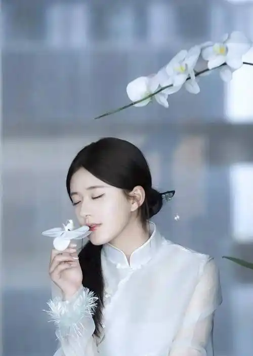 赵露思的民国"国风旗袍"造型,简直美的"清新脱俗"_吴磊_网友_演技