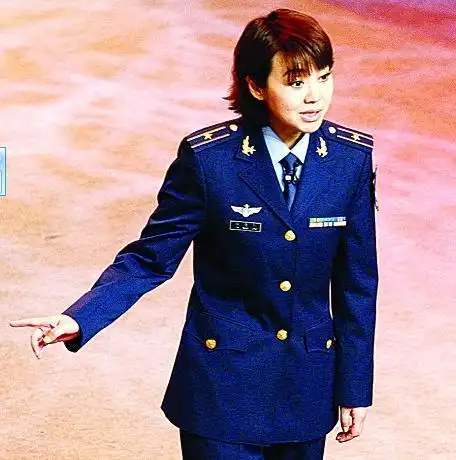 闫妮春晚"喊你回家吃饭" 网友:这早过时了