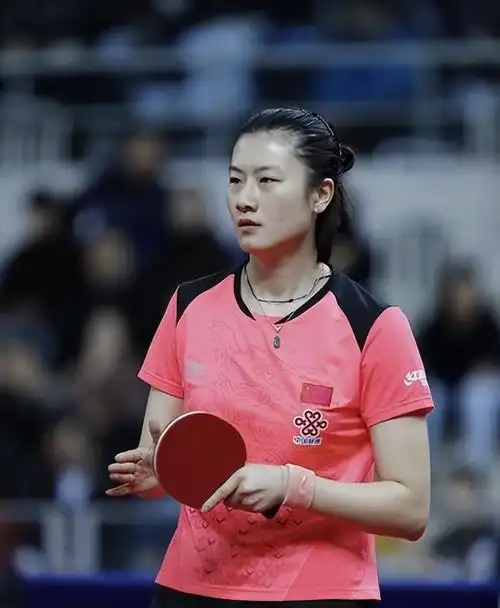 张继科退役(国乒团宠丁宁:10岁与刘诗雯组成搭档,25岁因一场比赛葬送