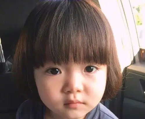 女童 齐刘海短发妹妹头发型