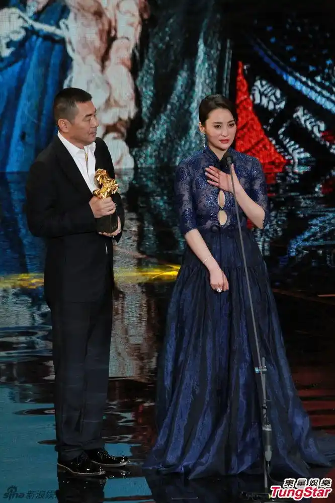 新浪娱乐讯 第51届金马奖11月22日晚在台北揭晓,颁奖现场甜蜜不断