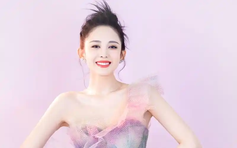 古力娜扎唯美仙气写真桌面壁纸