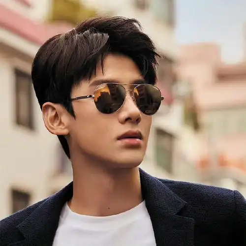 白敬亭淋雨神图##谁来救救白敬亭