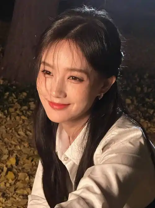 演员李一桐晒图,网友的评论亮了!