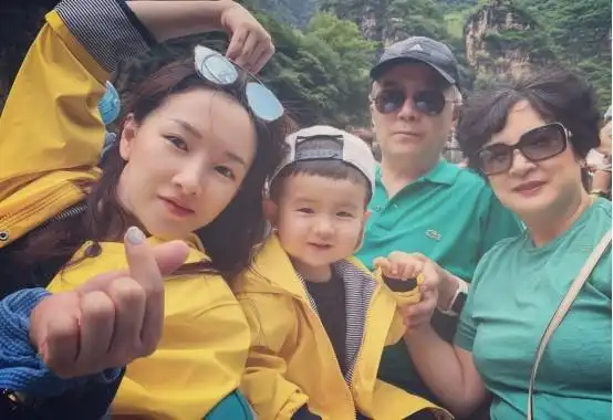 19岁就出道成明星和朱亚文相恋长达9年却无奈输给沈佳妮