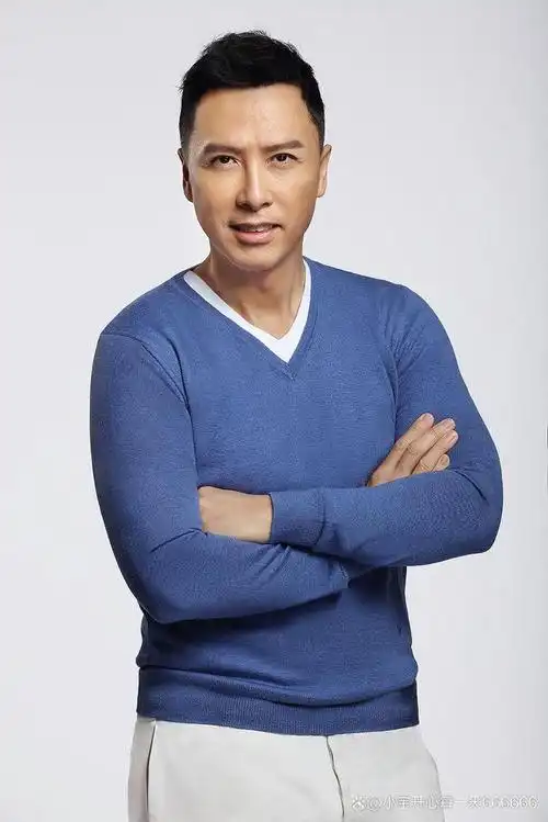 甄子丹的女儿宣布出道,性感妩媚展现好身材,明星纷纷送上祝福!