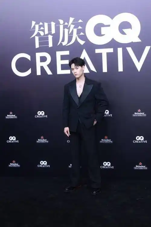 杨幂,张艺兴,李现,宋茜,李沁,宋祖儿亮相红毯_时尚_活动_派对