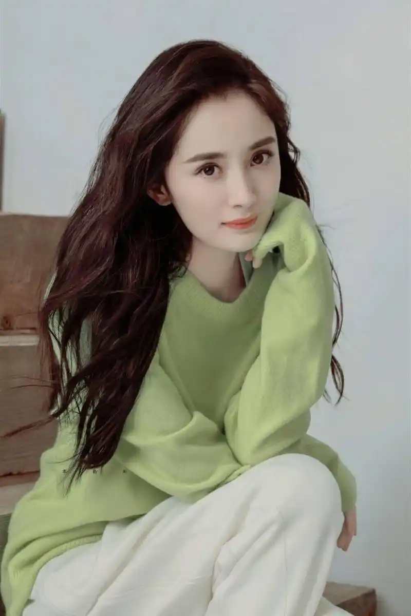 杨幂美图:风姿绰约,魅力四射