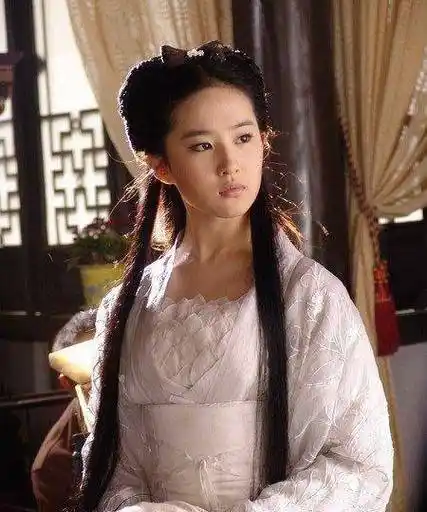 她直接凭借《神雕侠侣》成为了大家眼中的神仙姐姐.刘亦菲的星途