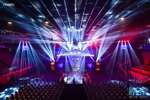 燃爆的舞美现场rapper的嘻哈颁奖典礼