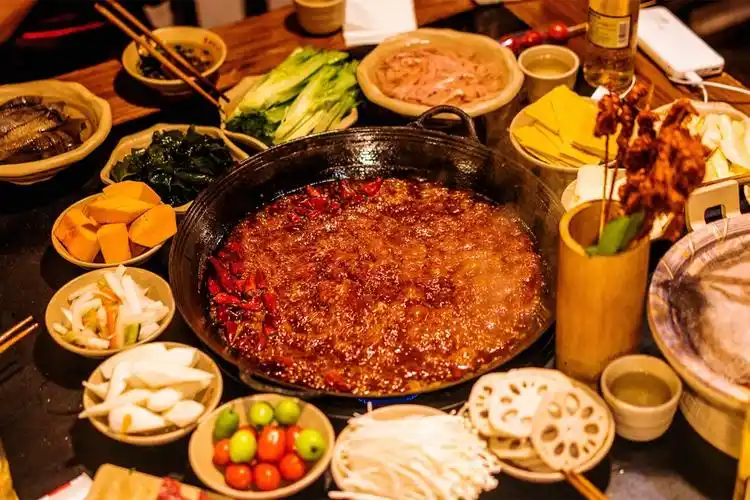 该贴秋膘了,磁器口美食秋风中守护你的温度