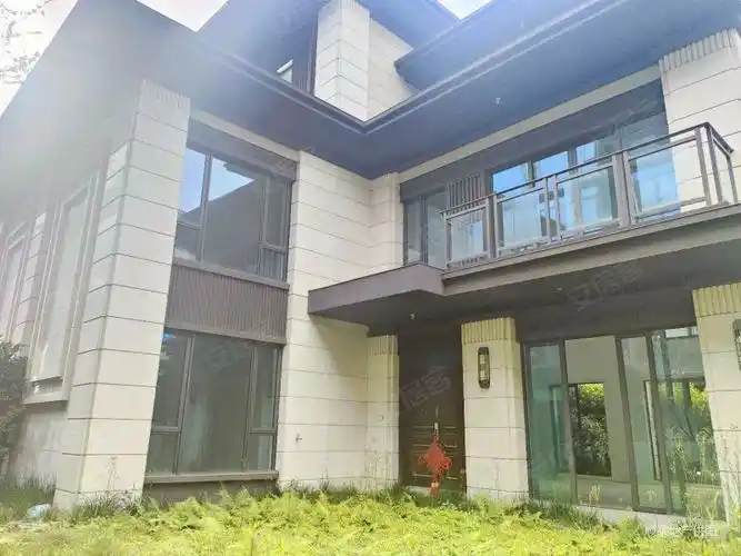 龙湖西宸原著别墅