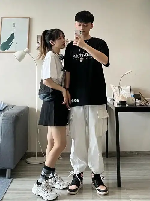 155/173情侣穿搭日记_情侣穿搭_裤子_日记_t恤_穿搭_堆堆袜_男朋友