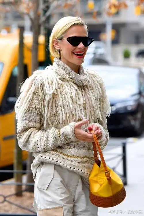 40岁好莱坞女星杰米·金针织衫亮相似少女,为要孩子曾5次流产