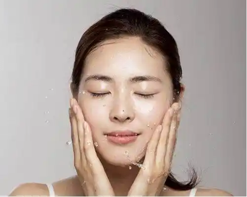 护肤秘诀:想要皮肤好补水很重要