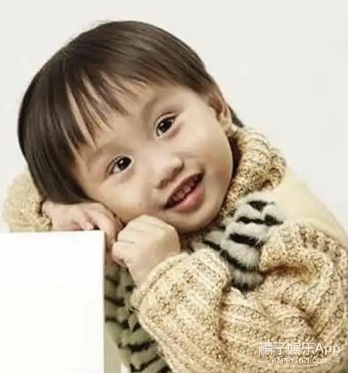 还记得台湾童星小小彬吗?他现在长这样啦!