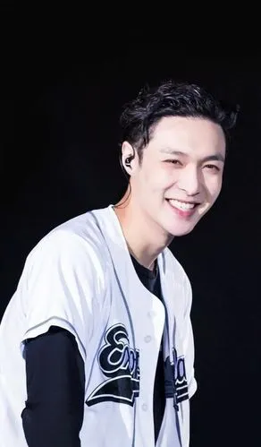 豆瓣图楼张艺兴笑起来也太治愈了吧