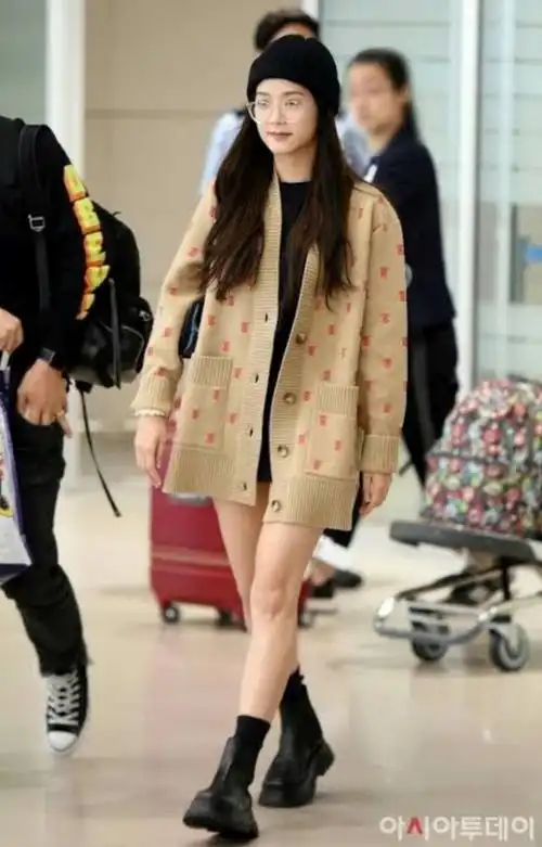 jisoo的街拍照绝对惊艳到你