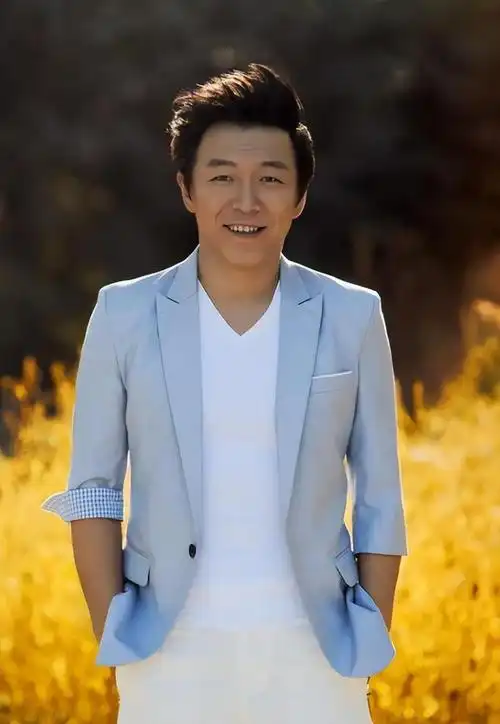 回顾著名演员黄渤我这辈子正确的决定就是娶了一个平凡的妻子