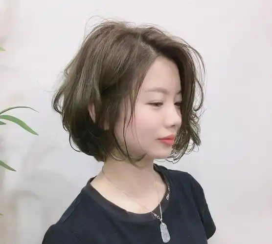 夏天女生必剪的发型,八款时尚短发让你好看