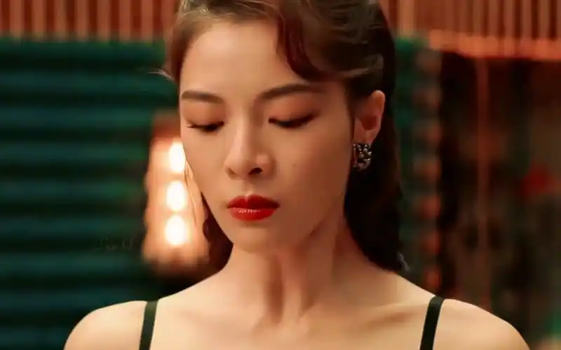 "若不是生活所迫,谁愿意长大" "钟楚曦