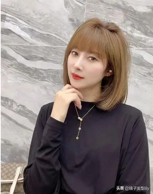 最火的短发发型图片(最近很火的剪短发)(14)