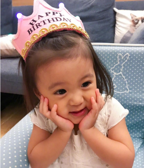 贾静雯女儿咘咘多大了?