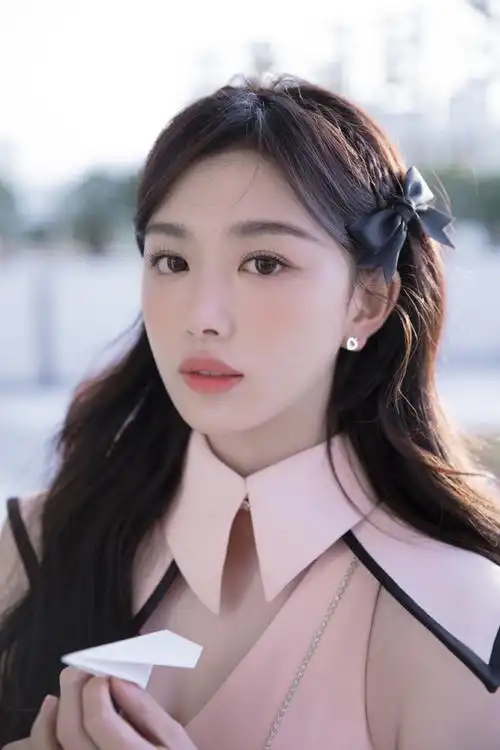 孔雪儿超话#湖南卫视新时代新雷锋晚会#灼灼星光,携热爱前行.