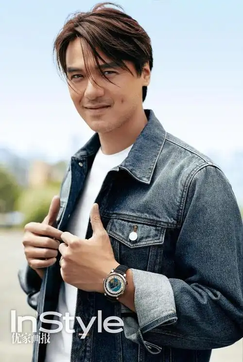 男人四十一朵花!冯德伦最新写真皱纹也是味道