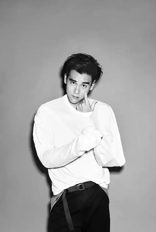 不吹不黑,彭于晏和吴彦祖谁最帅?