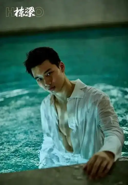 跳水王子陈艾森,也是95后年轻的小鲜肉,长得非常帅,陈艾森他获得过