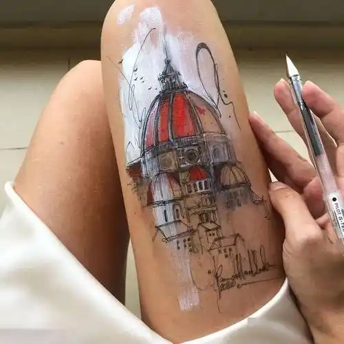 这几位美女喜欢在大腿上画画实在太撩人了