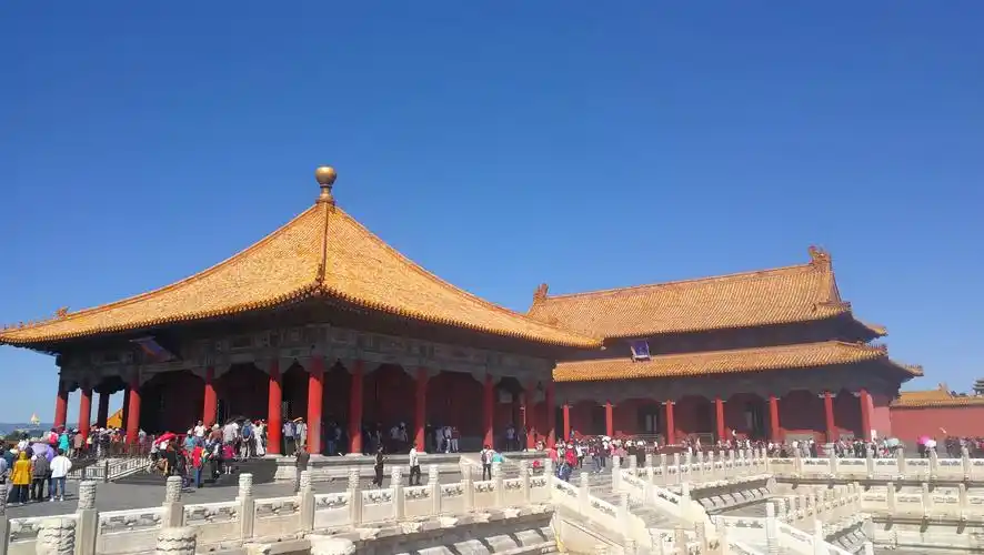 这是中和殿和保和殿.