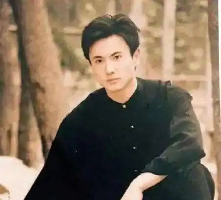 原创哎呀好身材杨迪妈妈错认沈腾照片脱口而出帅小伙为王一博