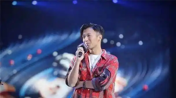 "人间清醒"谢霆锋,会让多少中国娱乐圈的年轻明星"脸红"?