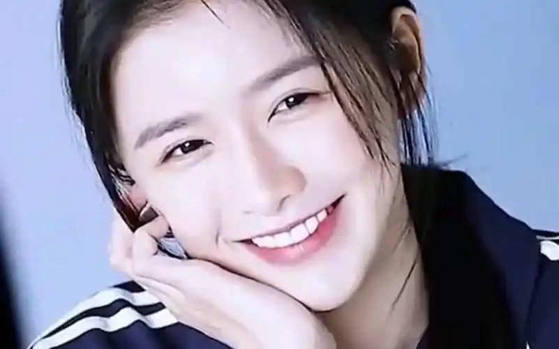 笑起来月牙弯弯,眼睛会说话的女孩,蔡卓宜