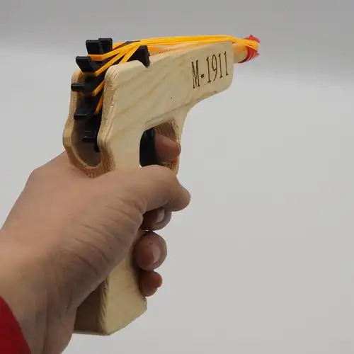 厂家直销 皮筋连发白木枪 木制玩具打皮圈手枪 m1911批发儿童玩具