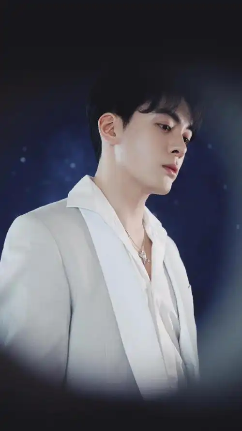 曾舜晞超a时尚西装硬朗帅气写真