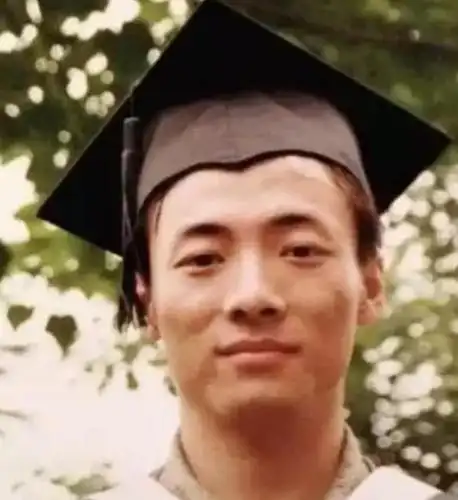 我们研究了赵薇黄晓明王小帅等17位明星的大学论文写得不错的还是有滴