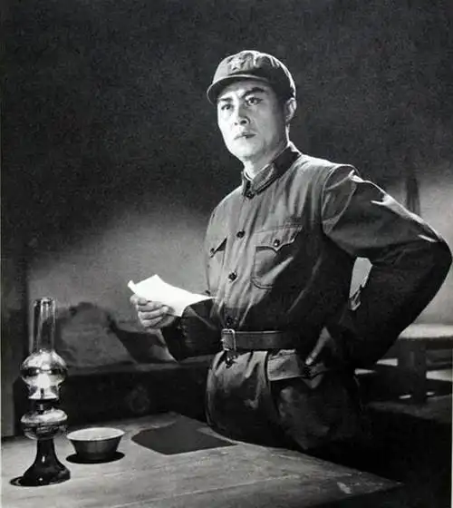 原创王心刚:堪称一代人的男神,与初恋相伴到老,今88岁生活非常幸福