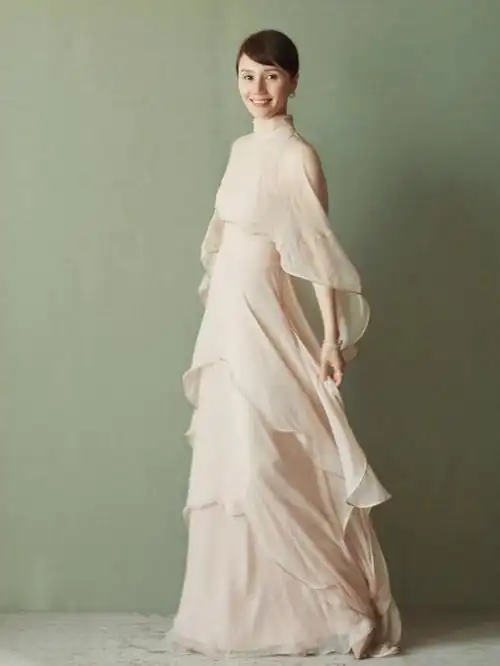 你们觉得袁泉这次的礼服怎么样呢?有没有被美到呢?评论告诉我吧.