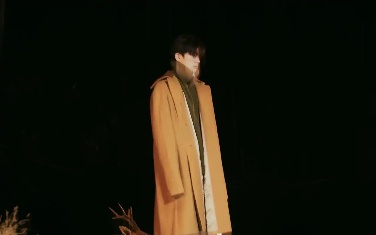 少年tfboys易烊千玺帅气壁纸图片